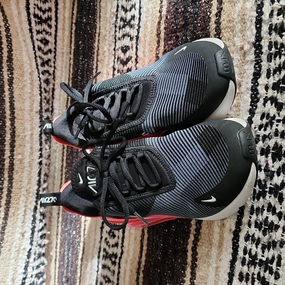 Nike Air 270 pink black 6.5Y/8W